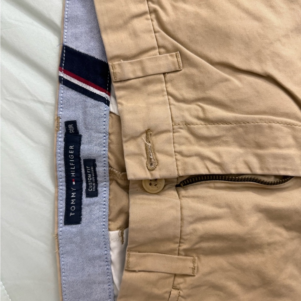 Tommy Hilfiger Men's Khaki Chinos